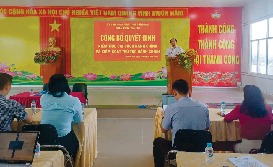 Đoàn kiểm tra cải cách Hành chính làm việc tại phường Phước Tân