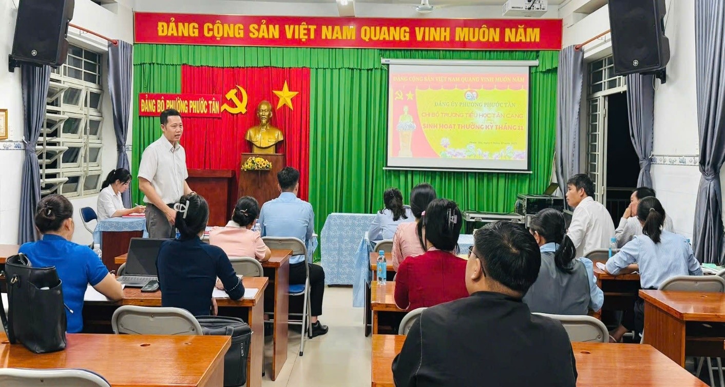 Đồng chí Nguyễn Phong An - Bí thư Đảng ủy, Chủ tịch HĐND phường phát biểu chỉ đạo