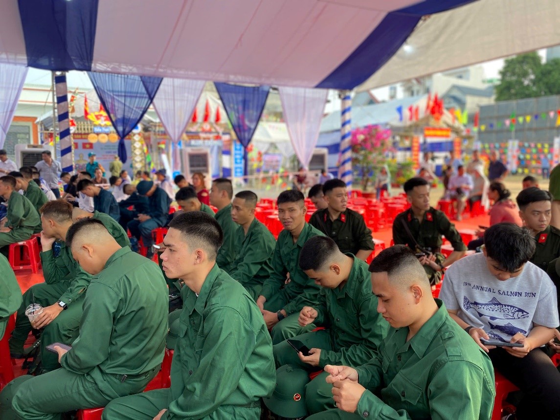 Tất cả 58 thanh niên phường Phước Tân đã sẵn sáng trước giờ lên đường nhập ngũ